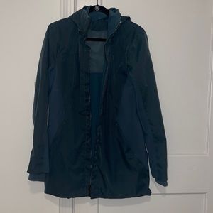 Lululemon hooded rain jacket size 10/12